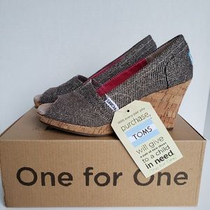 NWT TOMS Metallic Tweed Classics Wedges